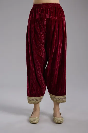 Black velvet Aari and hand embroidery kurta set image 3